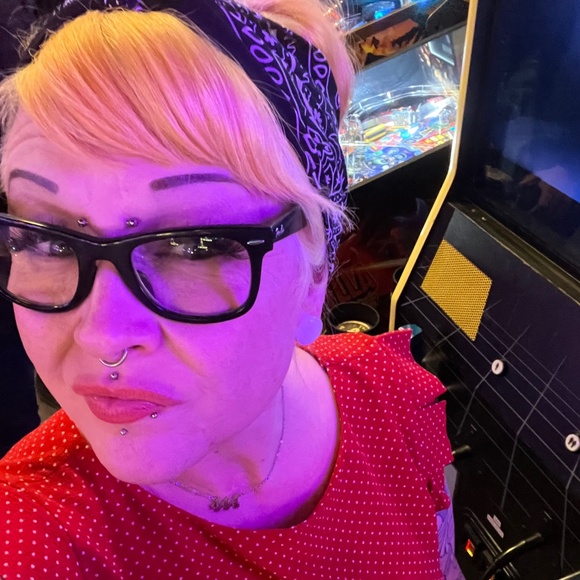 Meet your Posher, Shannon - Picture 1 of 1